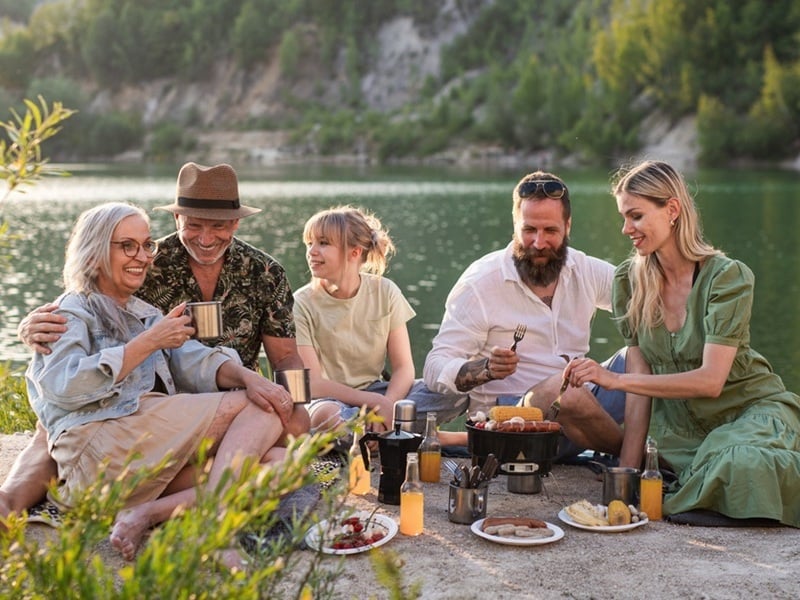 Quiet- Millionaire-financial-plan-picnic-family