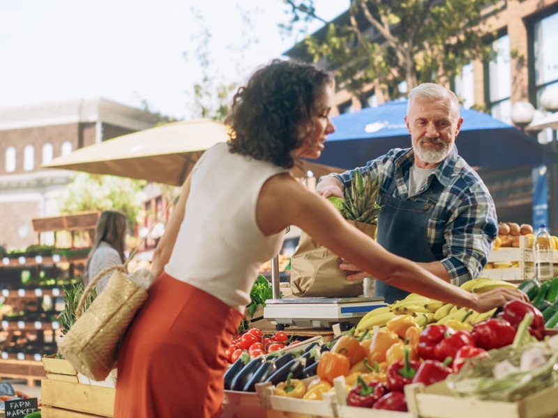 Quiet-millionaire-case-study-Gen-X-savers-farmers-market